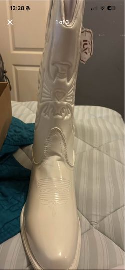 Women cowgirl boots