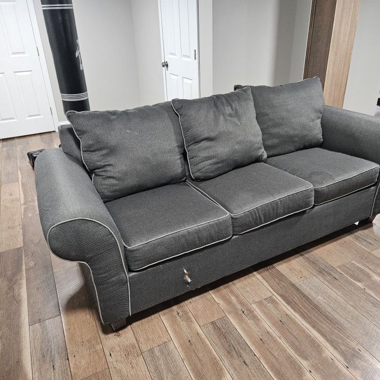 Free Sofa And Chairs