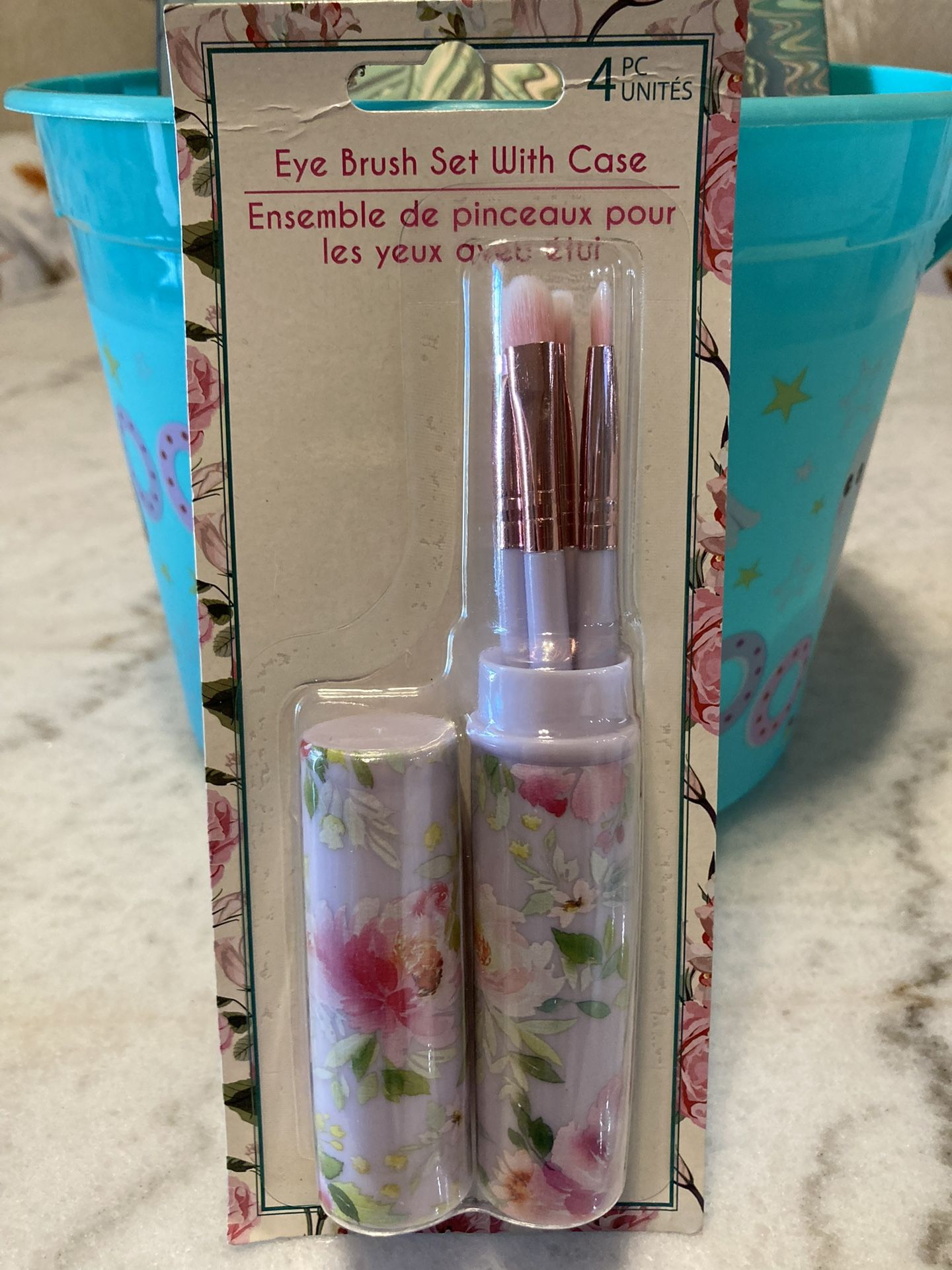 4 Packages Of Makeup Brushes $10