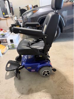 Mobility Scooter - Merits Junior P320