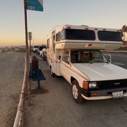1985 Toyota Sunrader Motorhome