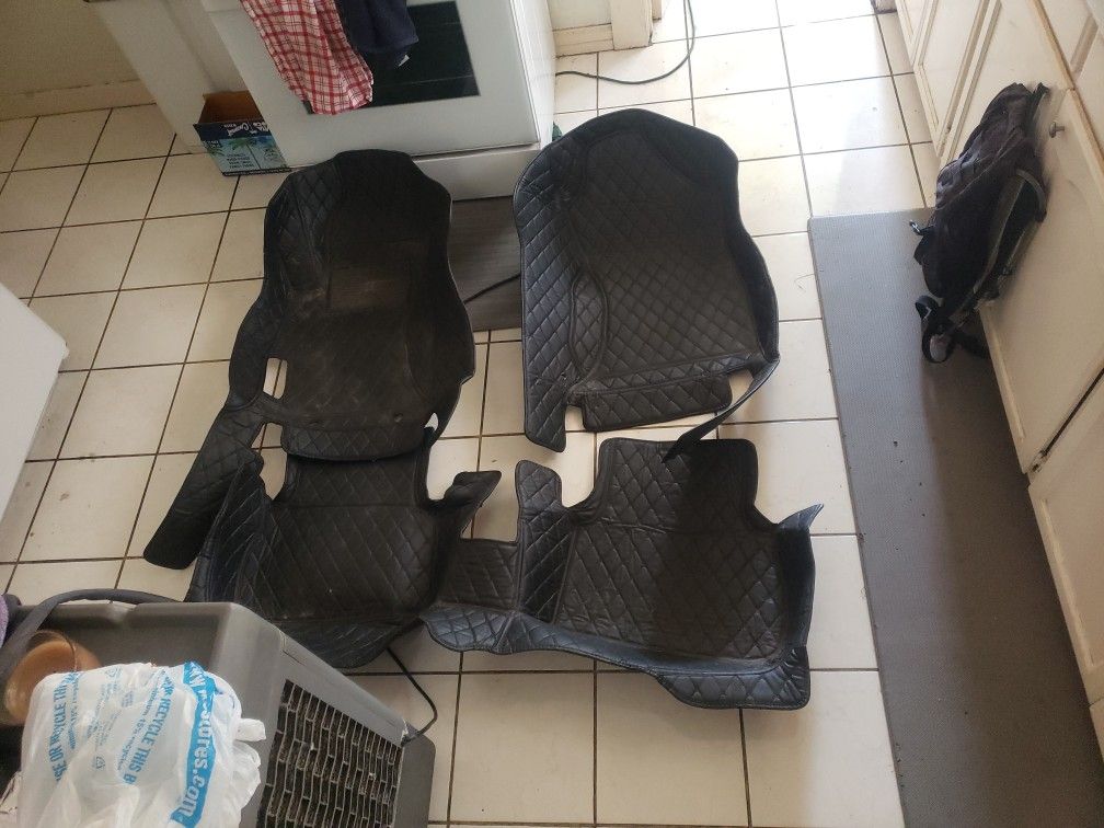 Subaru Crosstrek Hybrid Custom Floor Mats