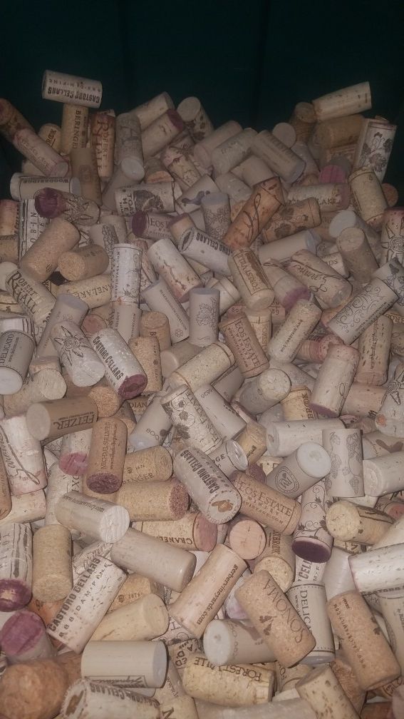 100 wine corks for Sale in Modesto, CA - OfferUp