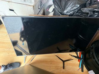 LG 50" Class 4K UHD Smart webOS TV (50UQ7070ZUE)