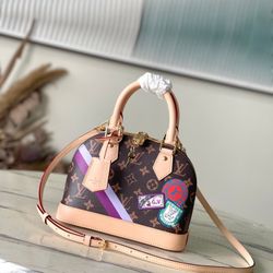 A women's bag with an artistic style