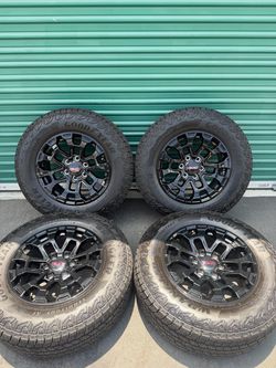 GMC Canyon AT4 18" OEM Wheels Tires Rims Sierra 1500 Yukon