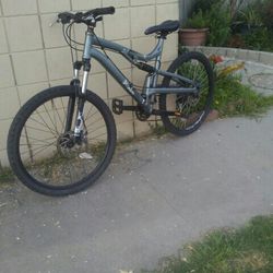 Diamondback Bike Very Good Condition Size 26 Frame Size Medium