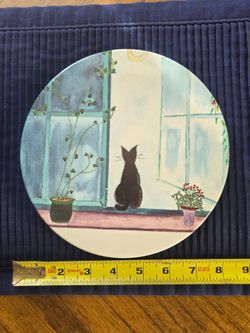 Decorative Plastic Plate with Cat Design