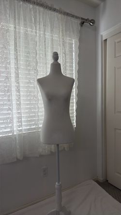 Mannequin torso