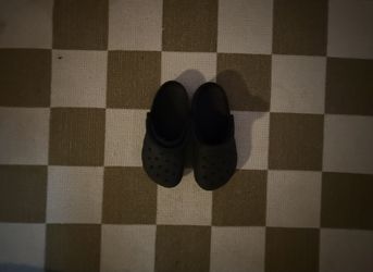 Black Crocs 