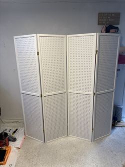 Folding Screen Pegboard