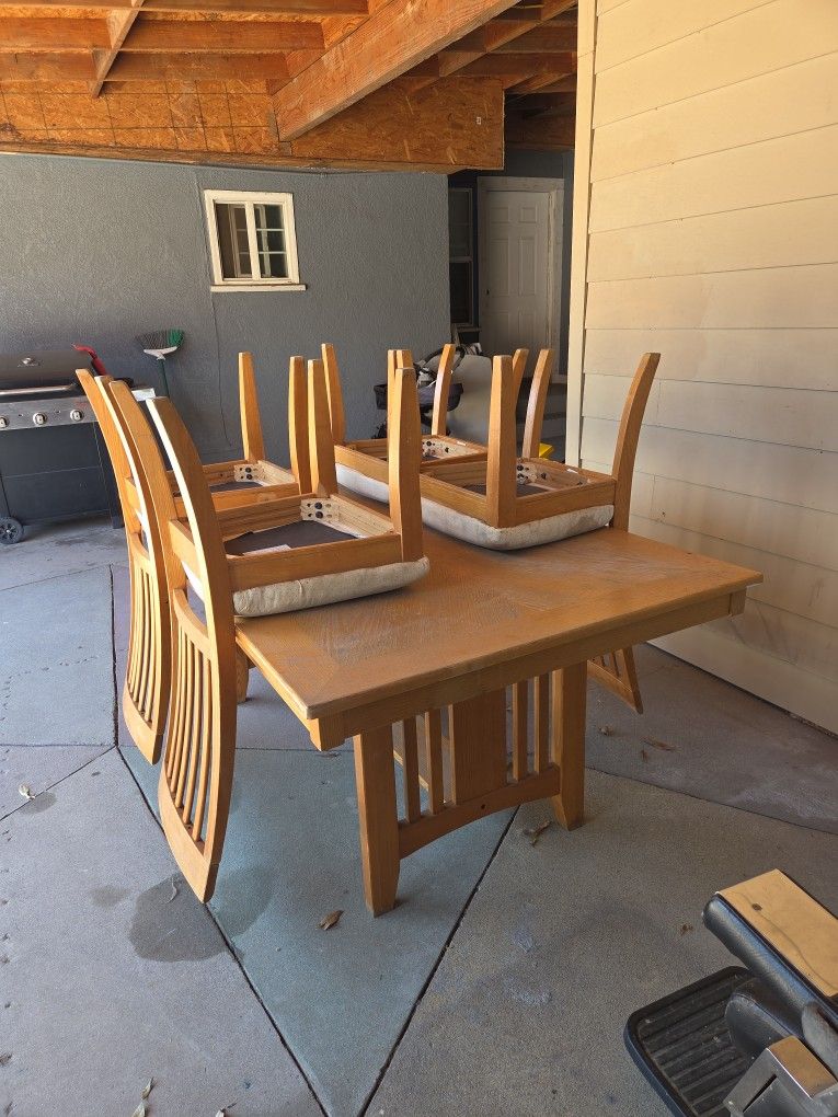 Juego De Comedor De Madera Solida Con 4 Sillas