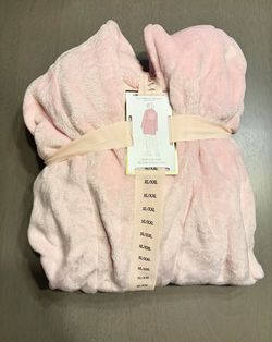 Victoria’s Secret Iconic Pink Robe