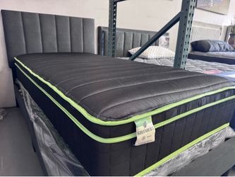 Queen Mattress Pillow Top NEW