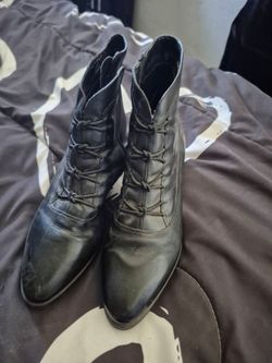 Women boots size 7