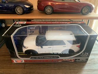 1:24 Diecast Motormax Police