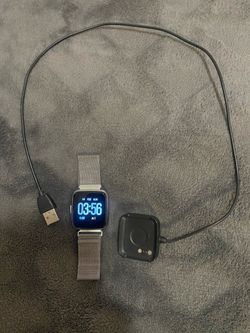 Smart Watch with Mesh Band and Charger