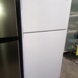 28" G/E Refrigerator Top And Bottom Works Good 👍