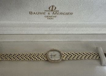 Baume & Mercier Geneve 14K Yellow Gold Diamond & Mother of Pearl Ladies Watch - 7635 DBT