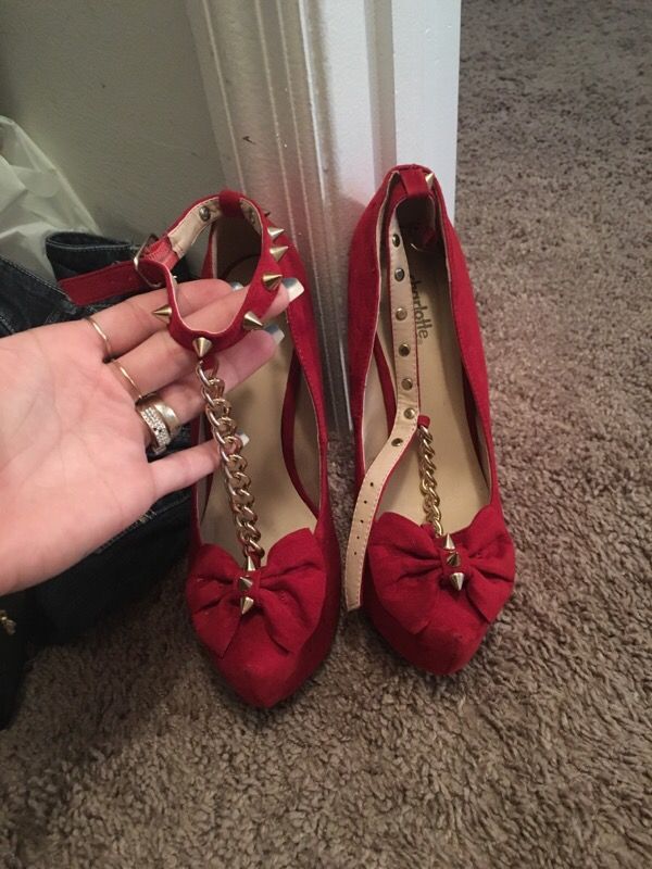 Red heels sz 7