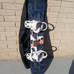 Gnu Snowboard Burton Bindings w Bag 156