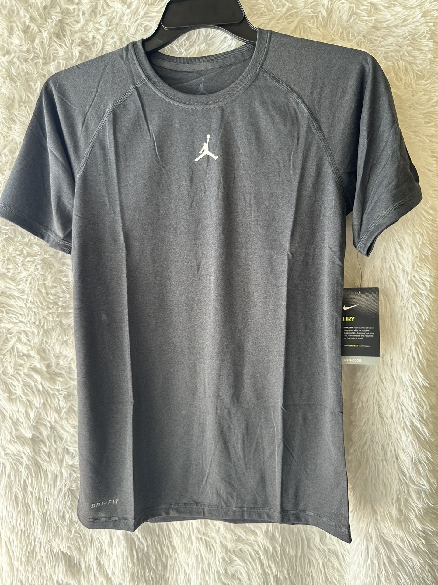 Nike Men's Gray Dri-FIT T-Shirt size Small 