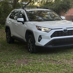 2022 Toyota Rav4 Hybrid XLE Premium