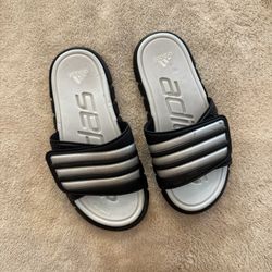 ADIDAS SLIDES SIZE 3