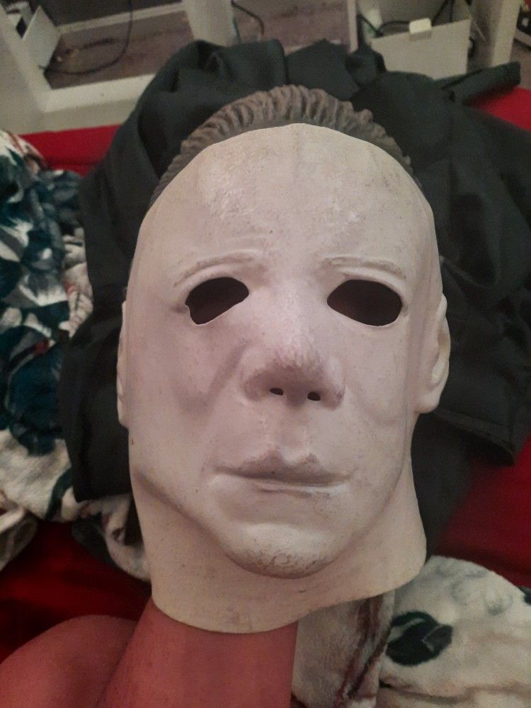 Halloween 2 Costume