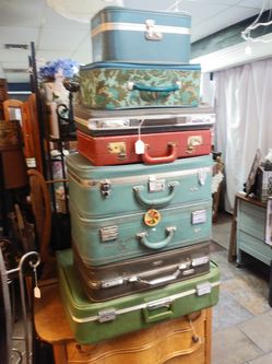 Vintage suitcases/briefcases