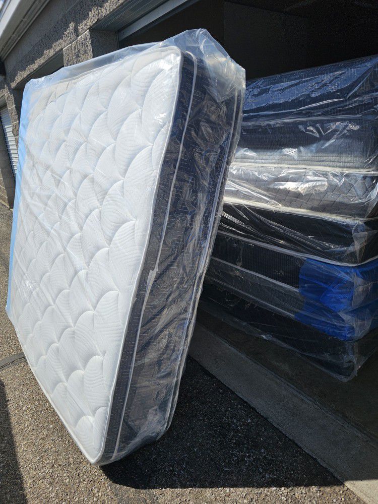 Your Choice On A Brand New King Or California King Size Mattress Set 