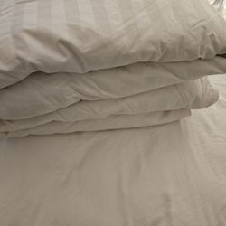 Down Feathered Duvet - Queen Size - Great Condition