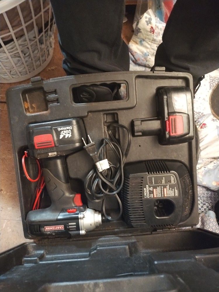 Craftsman 14.4volt Drill /Charger+Battery