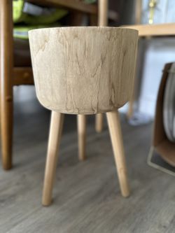 Planter Standing