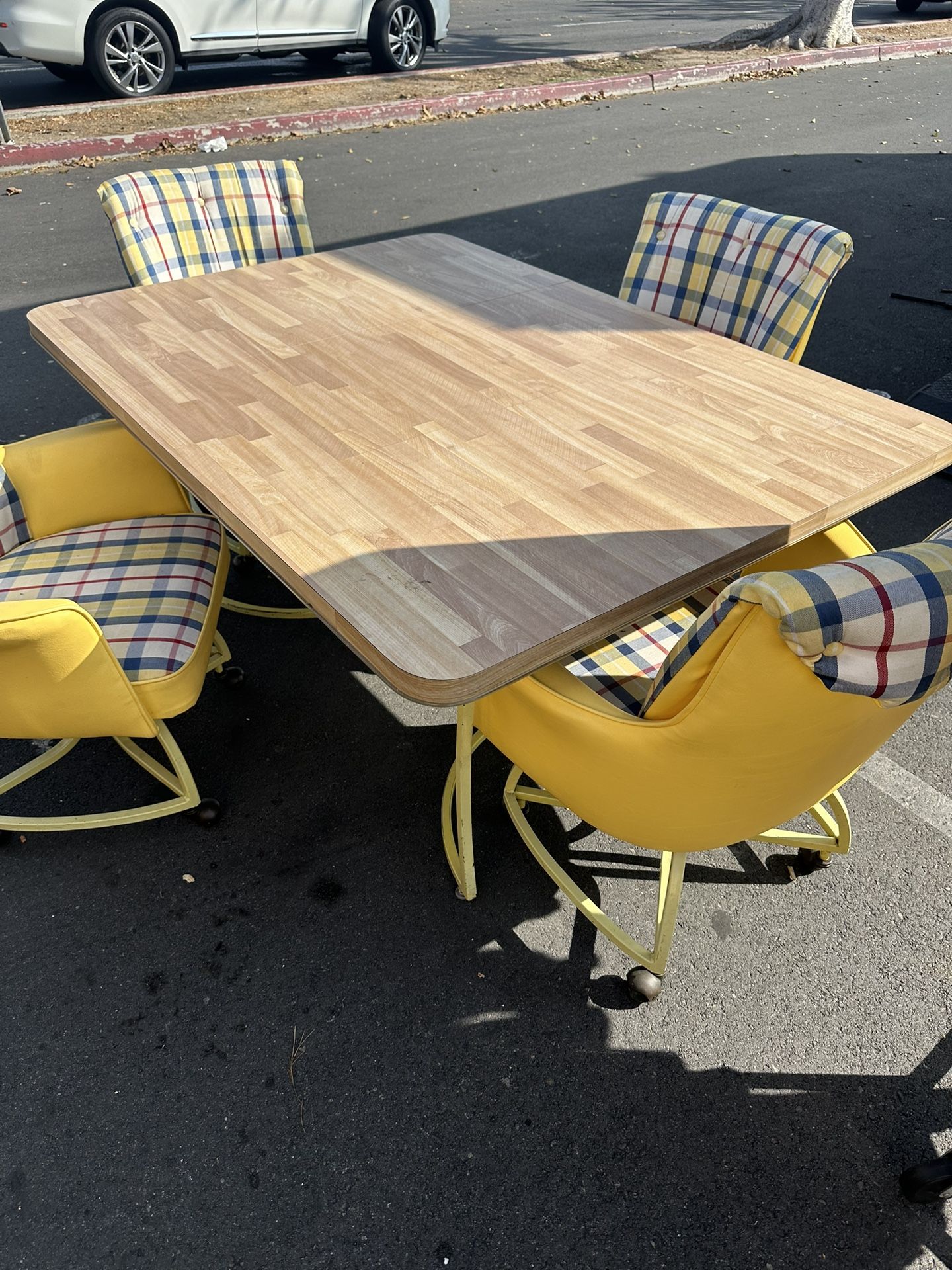 Vintage 4 Seater Dining Table And Chairs