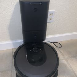 iRobot Roomba I7 With Automatic Dirt Disposal 