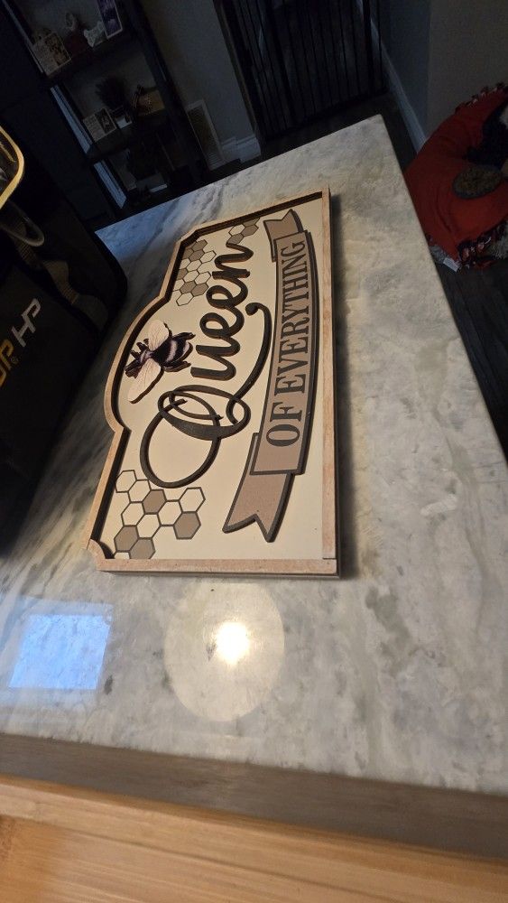 Woodcrafters Queen of Everything Hanging Sign