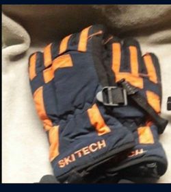Snow Gloves Size 12/14