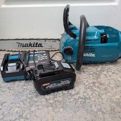 Makita 18" Chainsaw with XGT 40V 5.0AH Battery and Charger