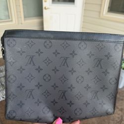 Louis Vuitton Pochette Voyage MM