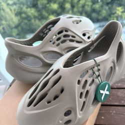 YEEZY Foam Runner "Stone Taupe" sneakers