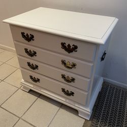 White Solid Wood Nightstand / Small 4-drawer Dresser