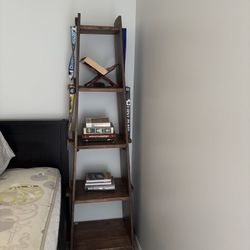 Wooden Ladder Bookshelf