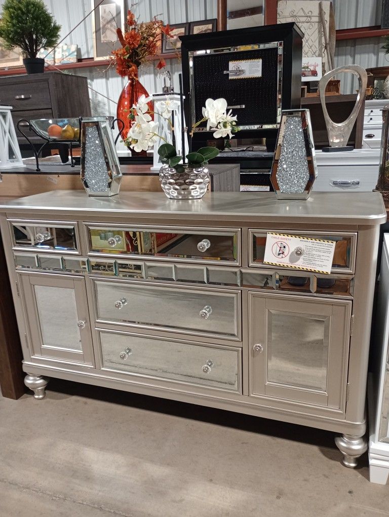 Dressers / Cajoneras