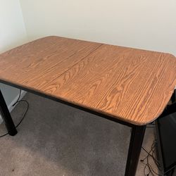 Table And Chain 