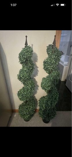 Pair of Artificial Spiral 4 foot Topiary Trees