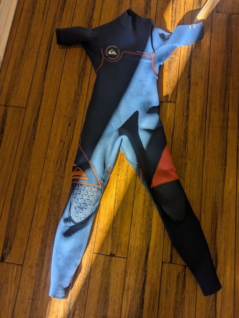 Quicksilver Zipperless Short-sleve 2mm Size 10 Boys Wetsuit