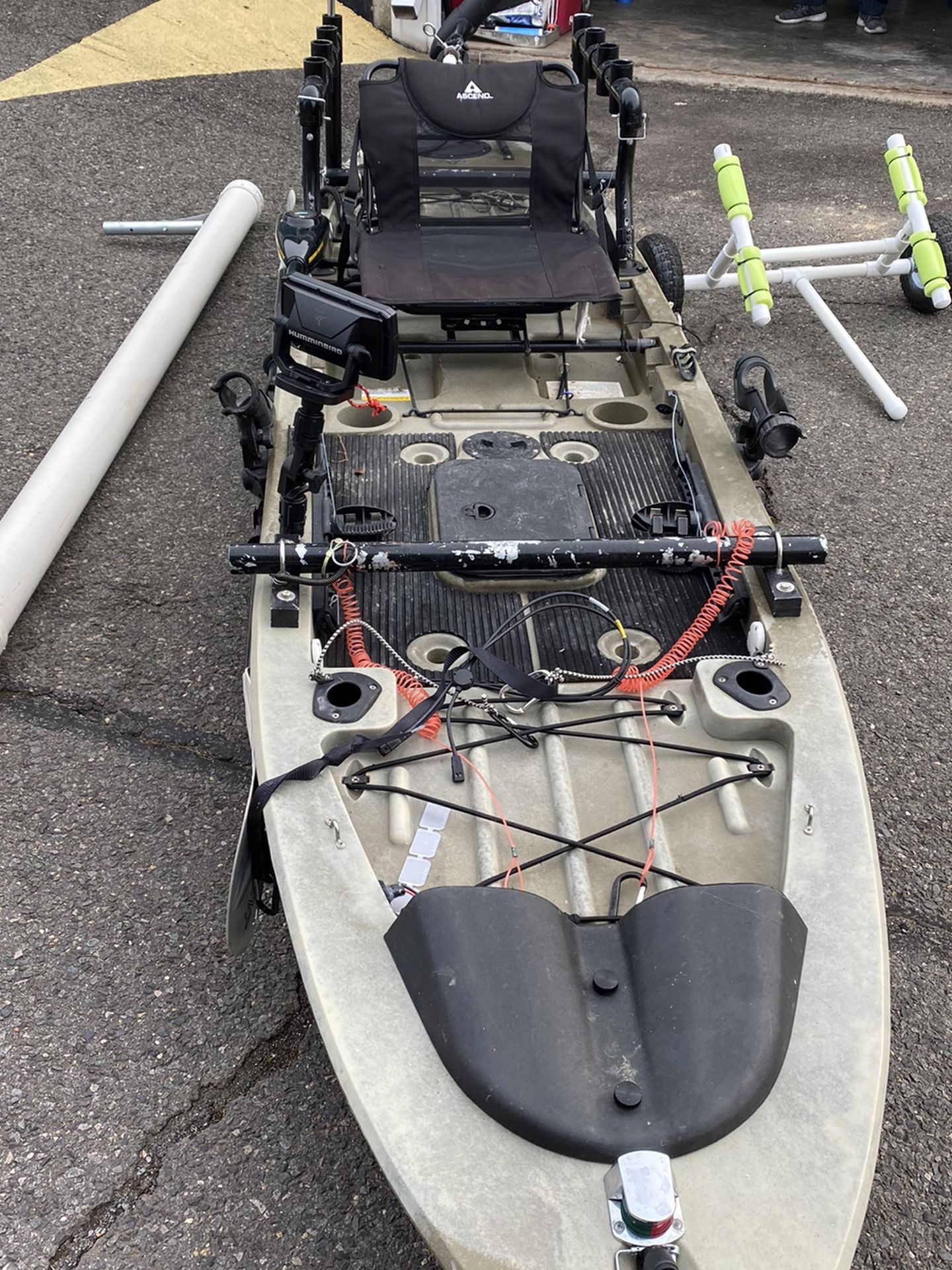 Kayak With Electric Motor & Fishing Finder