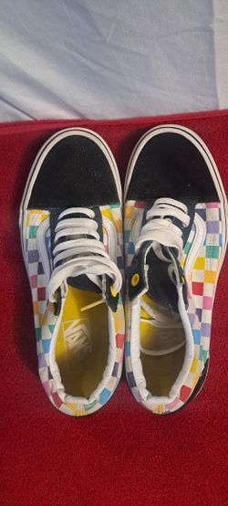 Vans Unisex Old Skool Rainbow Checkerboard Sneakers. US MEN 6.5/ US WOMEN 8