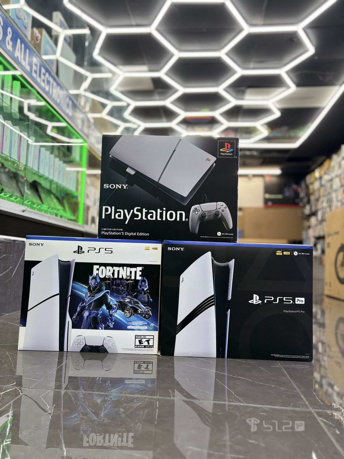 PlayStation 5, PlayStation 5 Pro & 30th Anniversary Limited Edition PlayStation 5 (Take It Home In Payments/ llévalo a casa en pagos